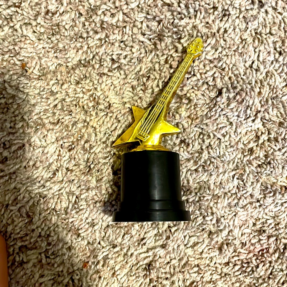 Guitar trophy